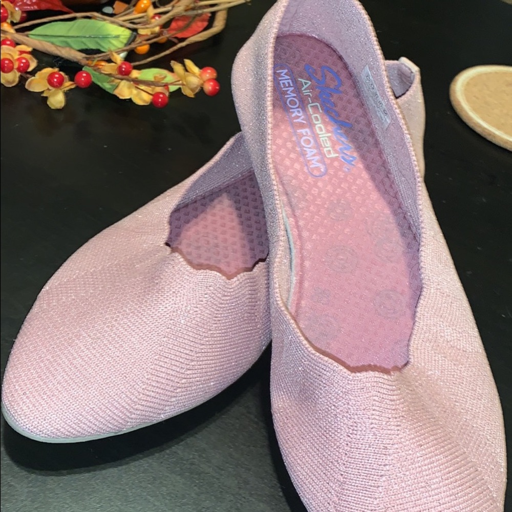 Skechers flats